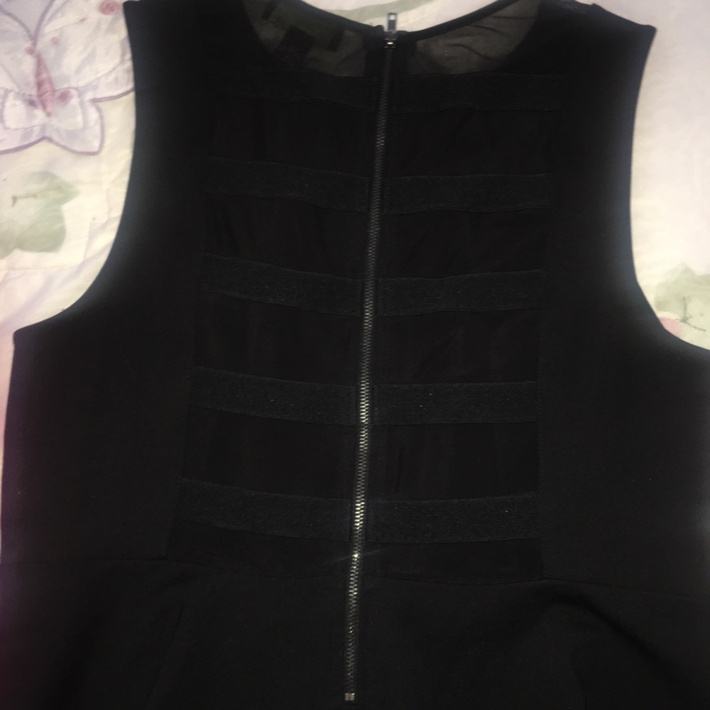 black blouse - Picture 3 of 3